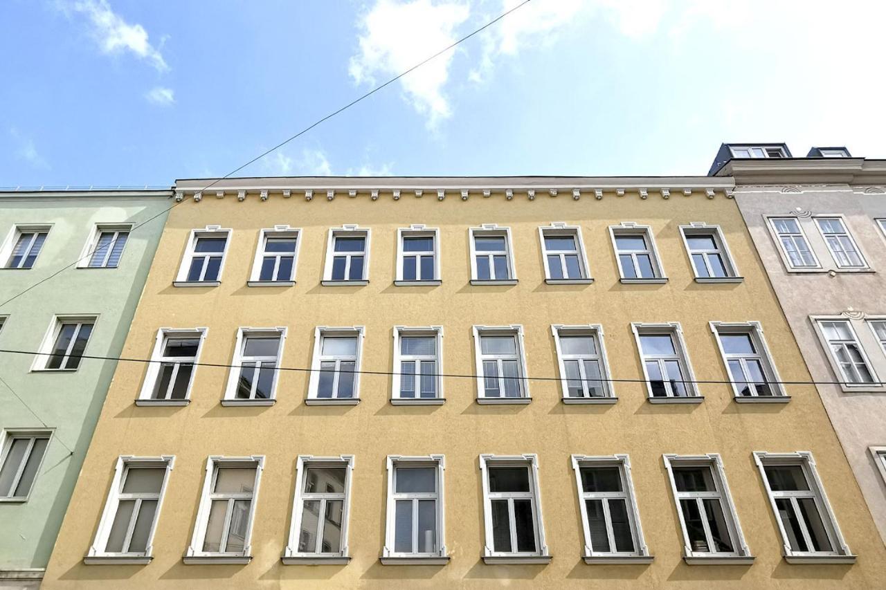 Vienna Palm Apartments Bagian luar foto