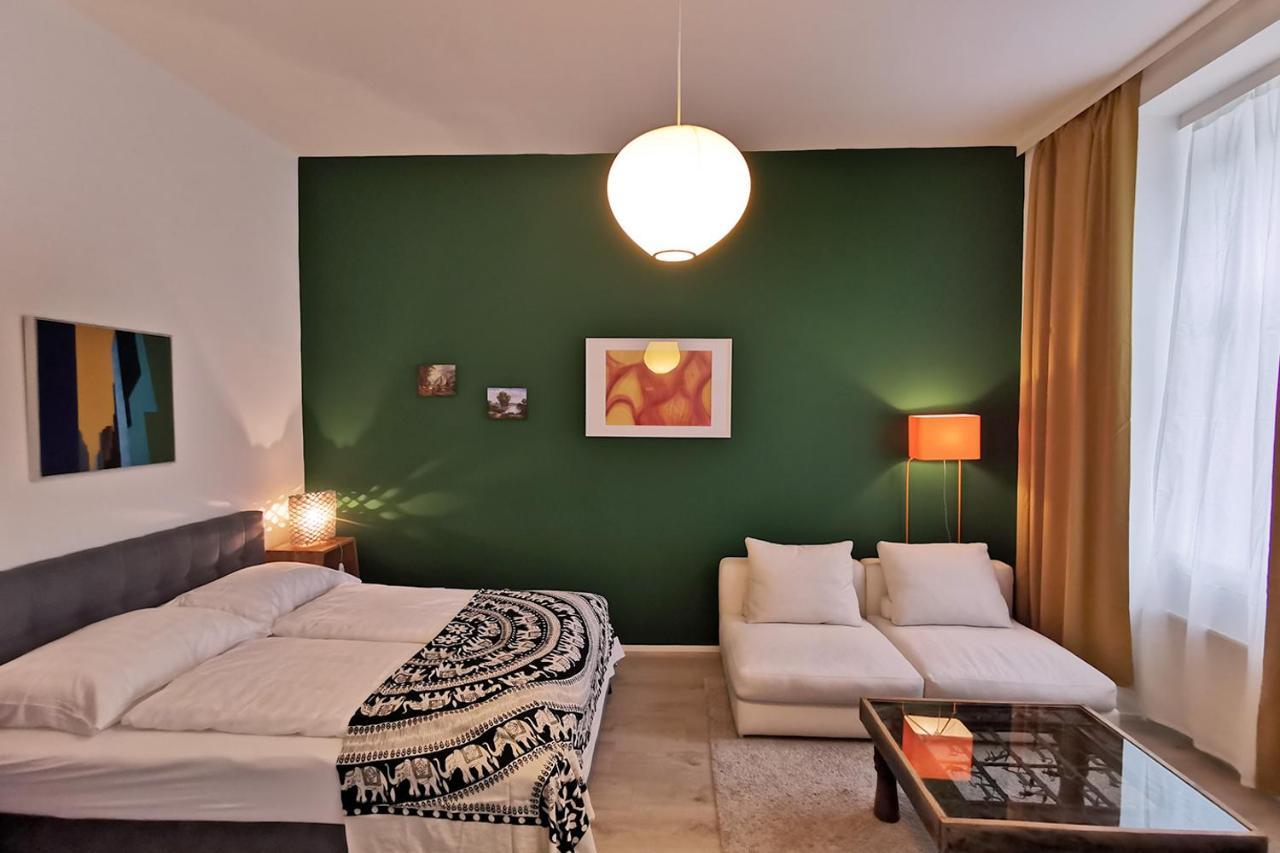 Vienna Palm Apartments Bagian luar foto