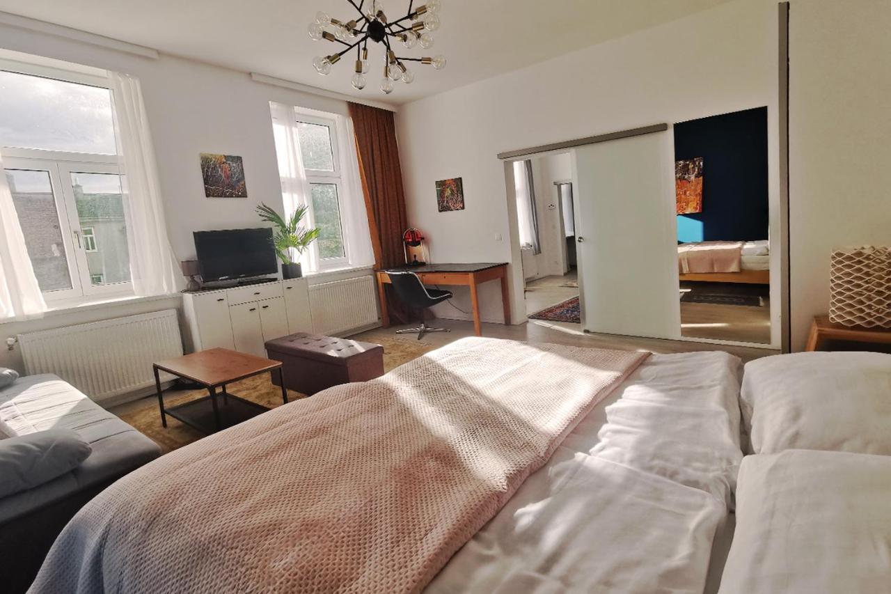 Vienna Palm Apartments Bagian luar foto