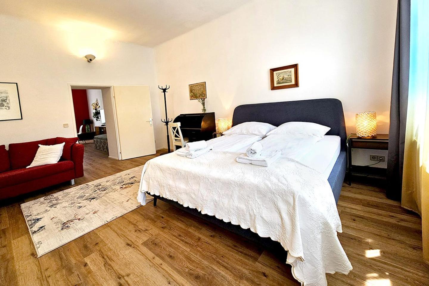 Vienna Palm Apartments Bagian luar foto