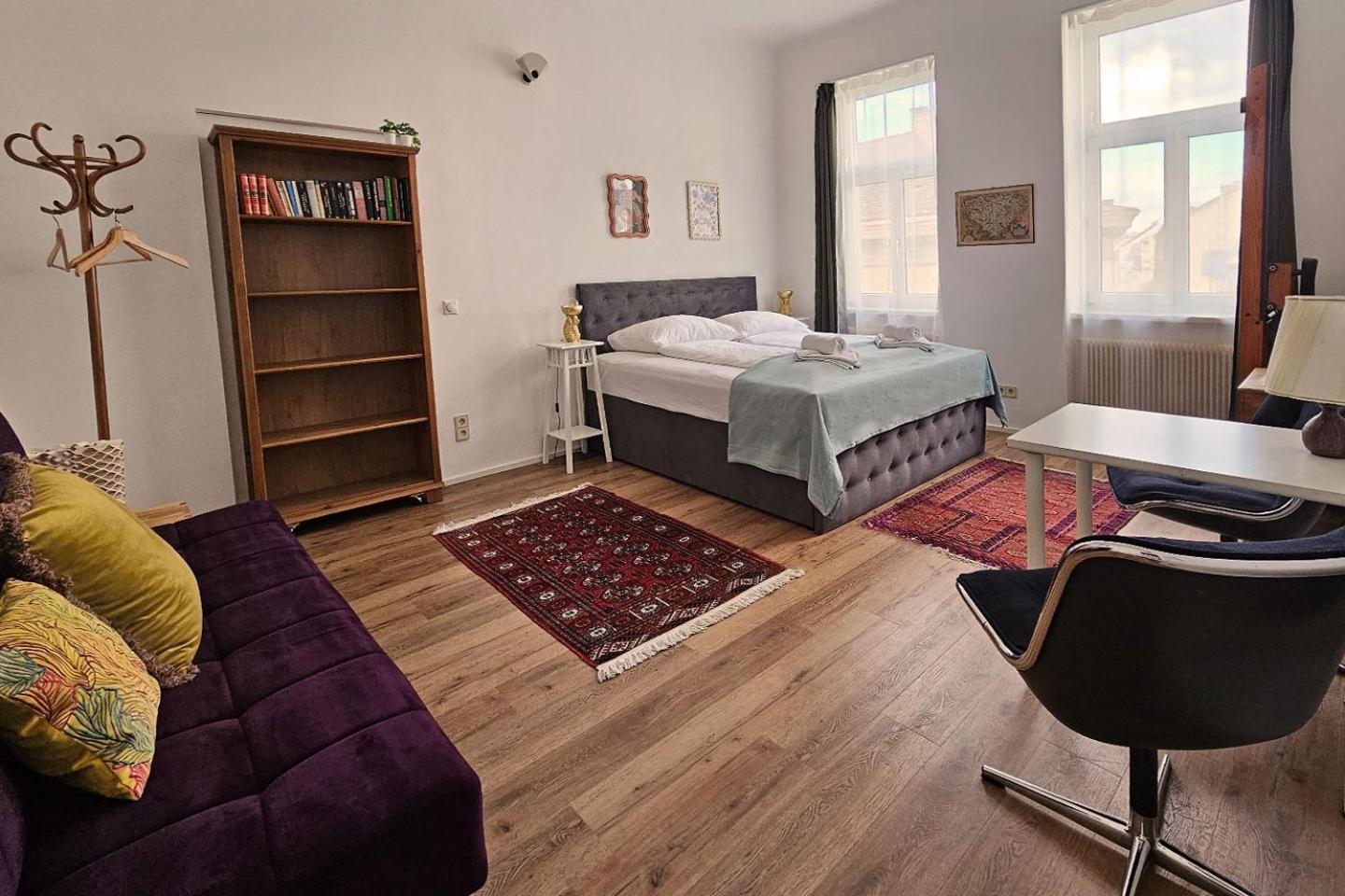 Vienna Palm Apartments Bagian luar foto