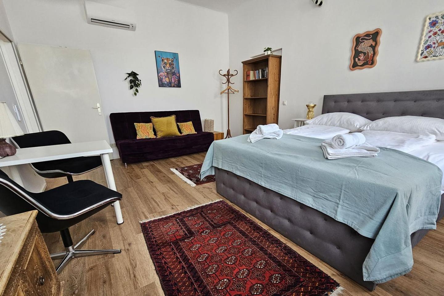 Vienna Palm Apartments Bagian luar foto